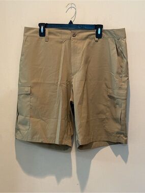 Under Armour Men's Khaki Cargo Shorts